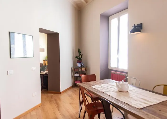 Rione Monti 2 Bedrooms 2 Bathrooms *